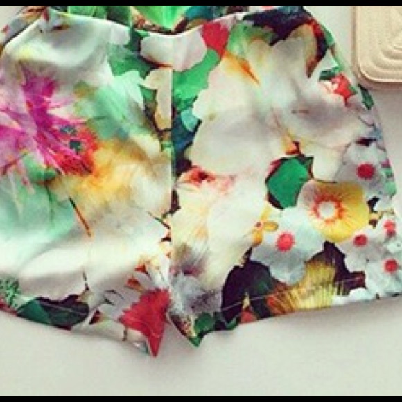 Valerie Multicolor Lace Trim Romper - Picture 3 of 3