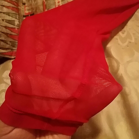 Red dress - Picture 2 of 2