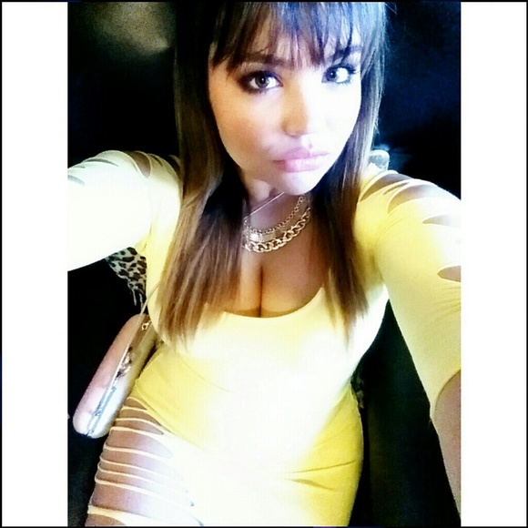 Yellow dress - Picture 2 of 2