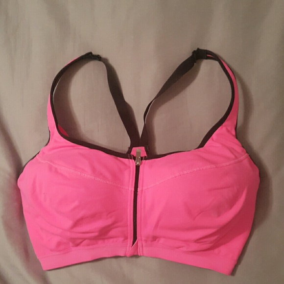 VS pink with black lining front close sports bra