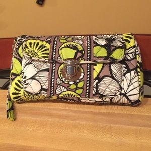 Vera Bradley push lock wristlet citron GUC