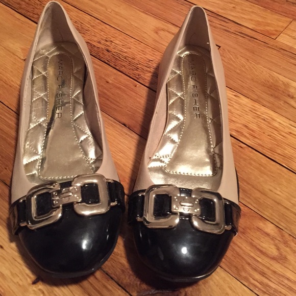 Marc Fisher nude & black flats with gold hardware