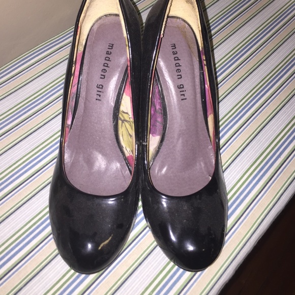 Madden girl black heals - Picture 2 of 4