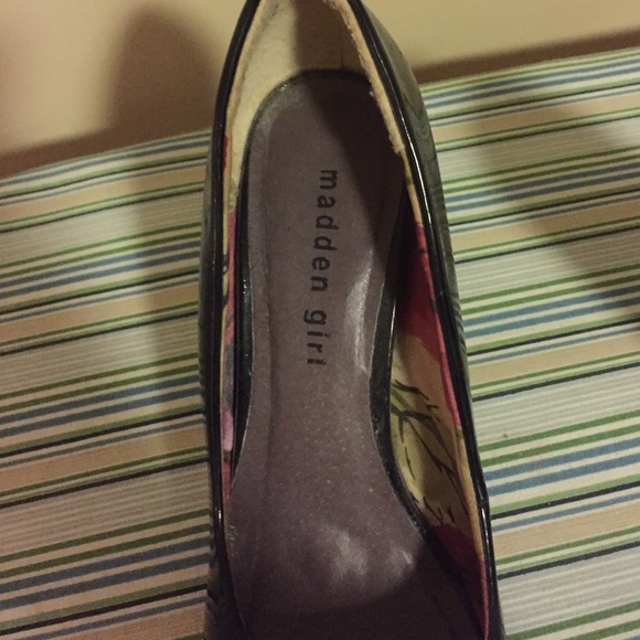 Madden girl black heals - Picture 4 of 4