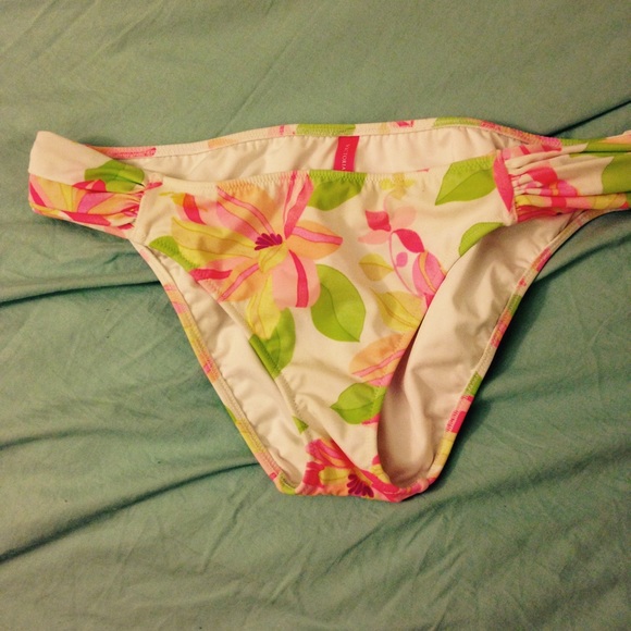 NWOT Victoria's Secret bathing suit bottom