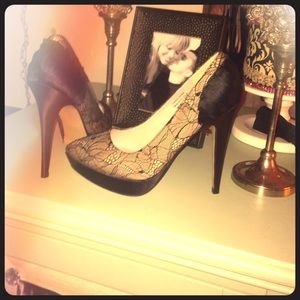 Glint Janessa pump