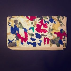 Alice and Olivia sequence envelope clutch