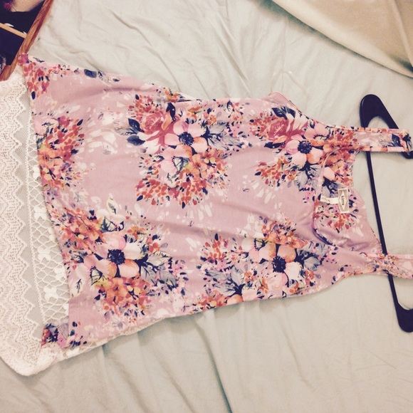 Floral lace tank top