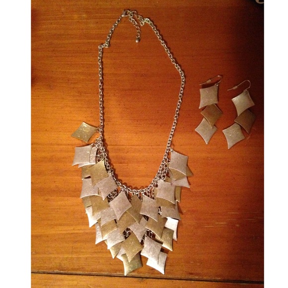 Necklace & earring bundle!