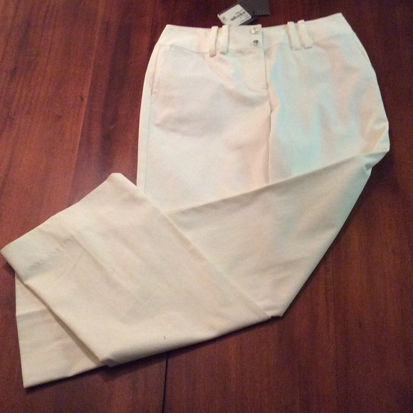 St. John Sport pants 🌺🌺🌺🌺🌺White💄💄SALE💄💄