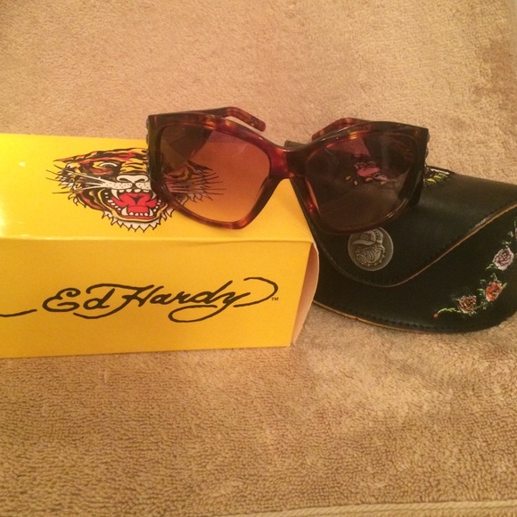 Ed Hardy Love Dog Sunglasses🐩
