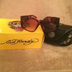 Ed Hardy Love Dog Sunglasses🐩