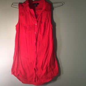 Red collared button down tank
