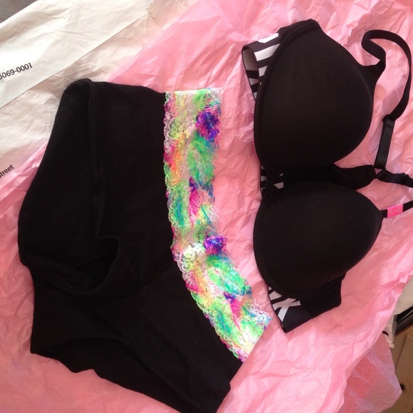 Logo black bra - Picture 2 of 2