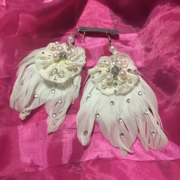 Beautiful off white earrings