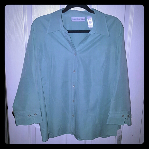 Mint green blouse NWT