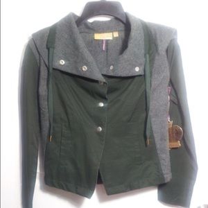 LOOKING FOR Vera wang jacket