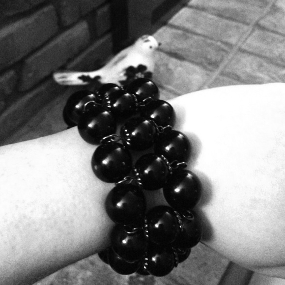 Chunky black beaded bracelet