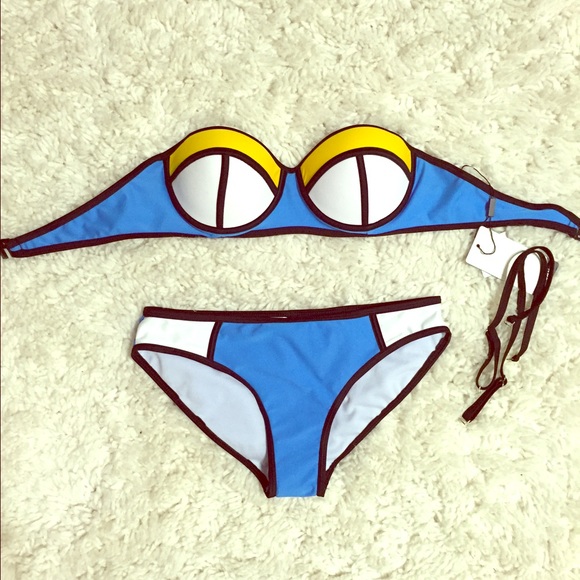 Block-colored two-piece bathing suit