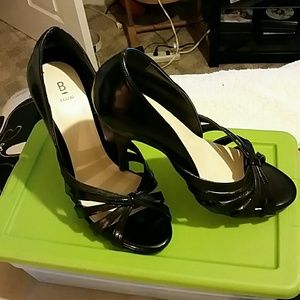 Beautiful Blk heels NWOT