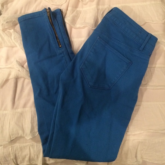 Blue skinny jeans