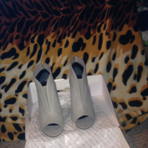 High heels - Picture 3 of 4