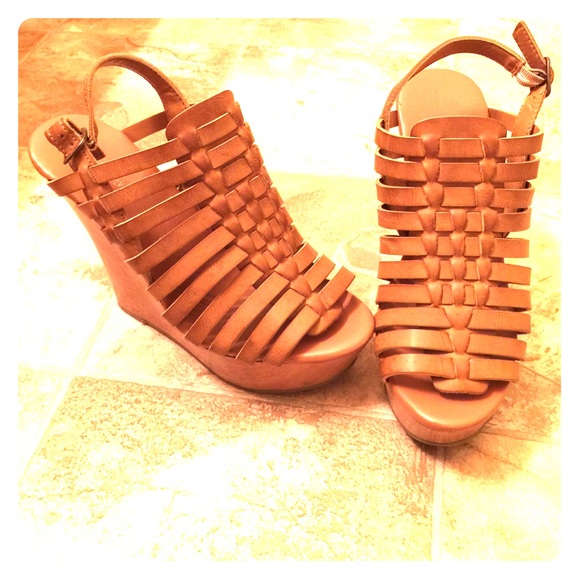 Target brown wedges