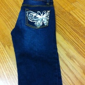 Girls vigoss cute skinny jeans in size 6!