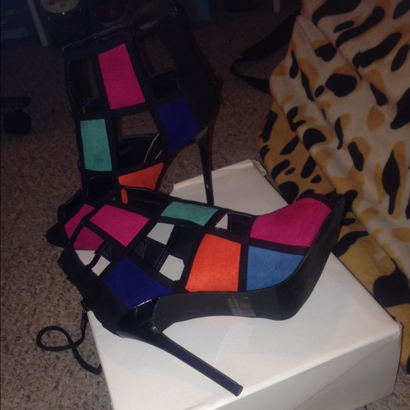 High heels - Picture 2 of 4