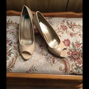 NUDE PEEP TOE SHOES