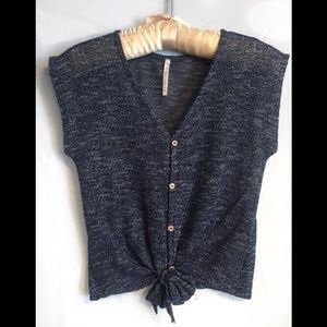 Blue short sleeve top