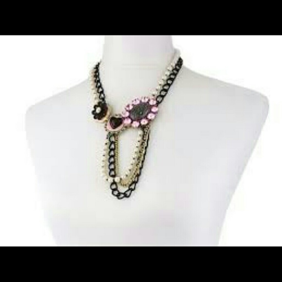 BETSEY JOHNSON Wonderland Pearl and Charm Necklace