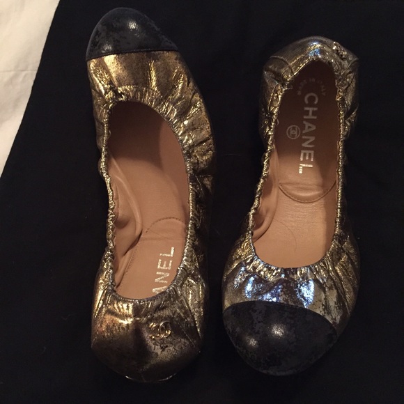CHANEL Shoes - BN Authentic Chanel flats .