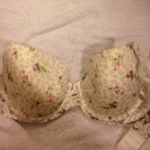 Victoria's Secret Demi Bra