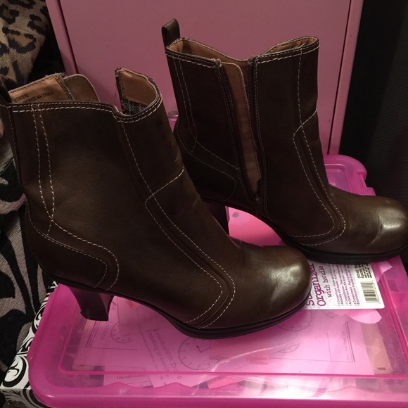 Mudd brown boots