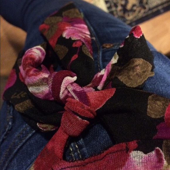 Black Floral print shirt - Picture 3 of 3