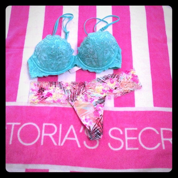 Pink Victoria Secret Mint Green Bra 13$ only today