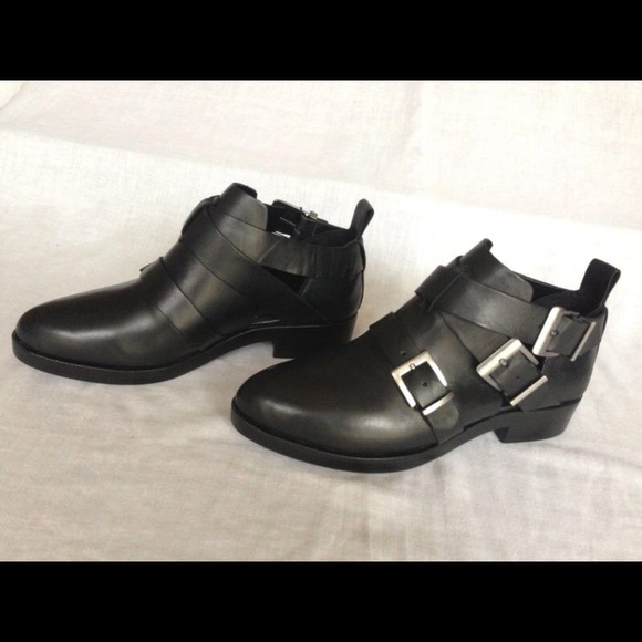 Zara ankle leather boots