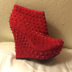 Shiekh Cherry Red Spike Wedges