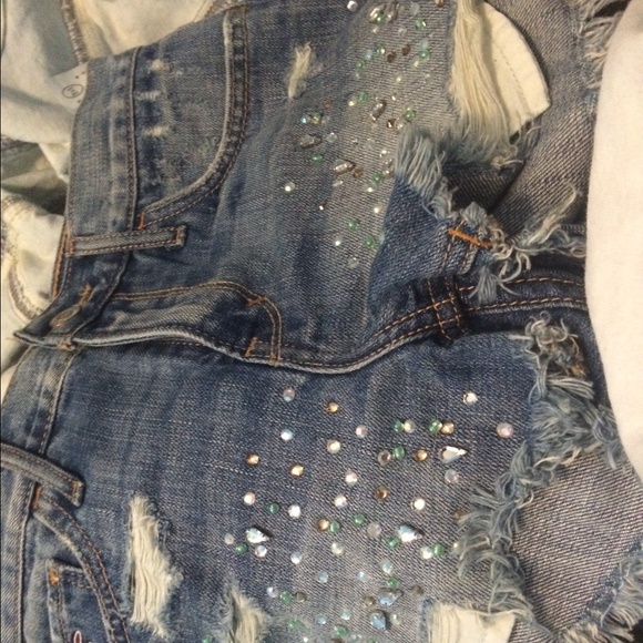 Adorable bedazzled distressed shorts