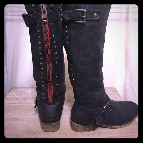 Tall riding boots