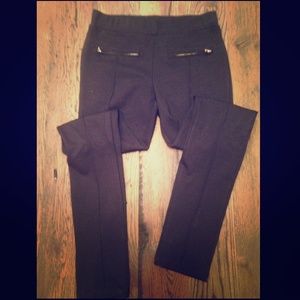 Black jodphur fit pants