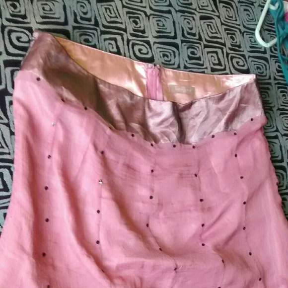 Medium length skirt - Picture 1 of 2