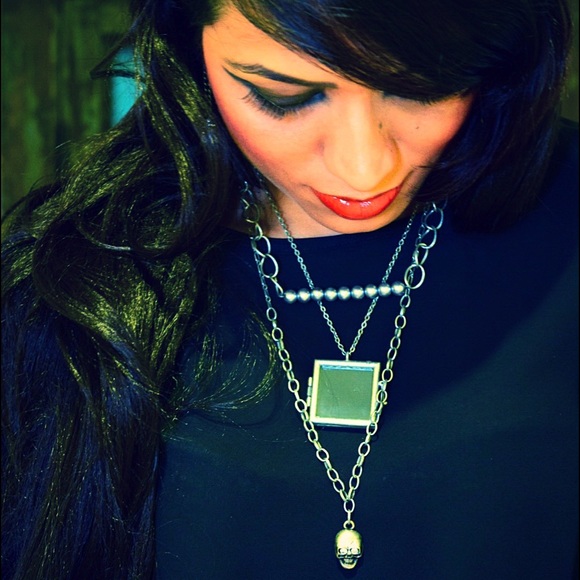 Set of Two chain necklaces - Picture 1 of 3