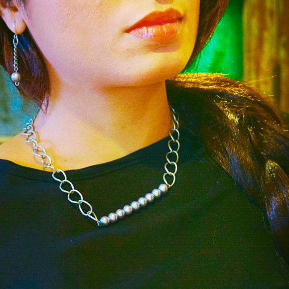 Set of Two chain necklaces - Picture 2 of 3