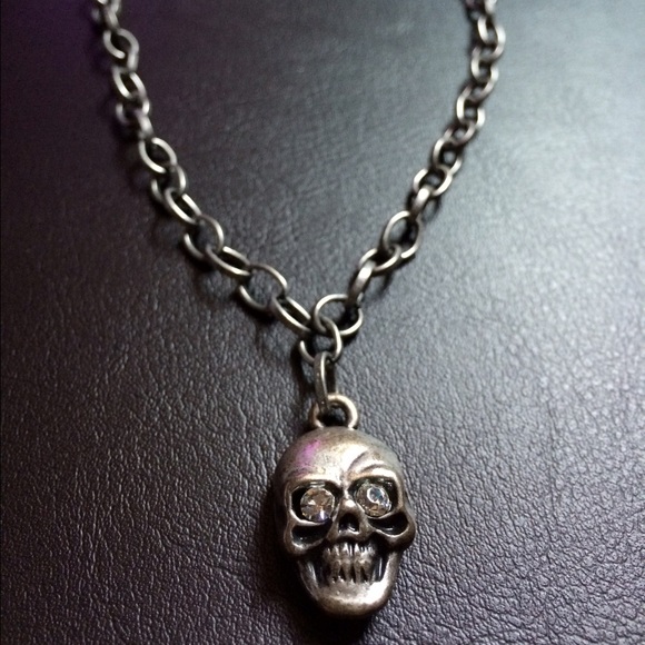 Set of Two chain necklaces - Picture 3 of 3