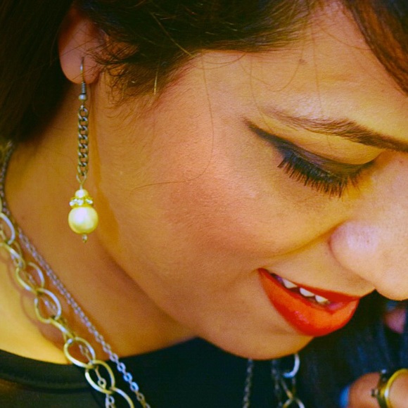 Shades of Grey , earrings - Picture 3 of 3