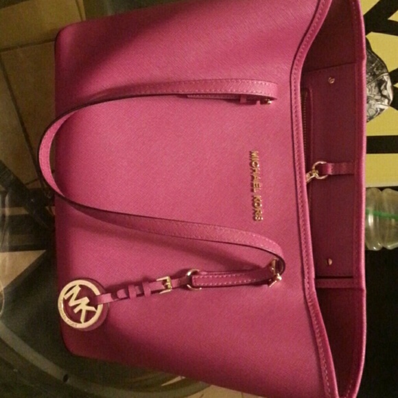 Micheal kors purse
