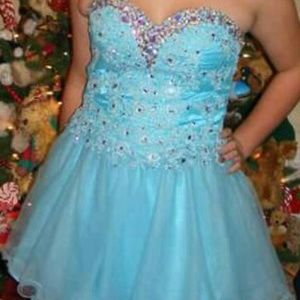 Junior size 14 formal prom dress