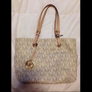 Michael Kors jet set logo tote